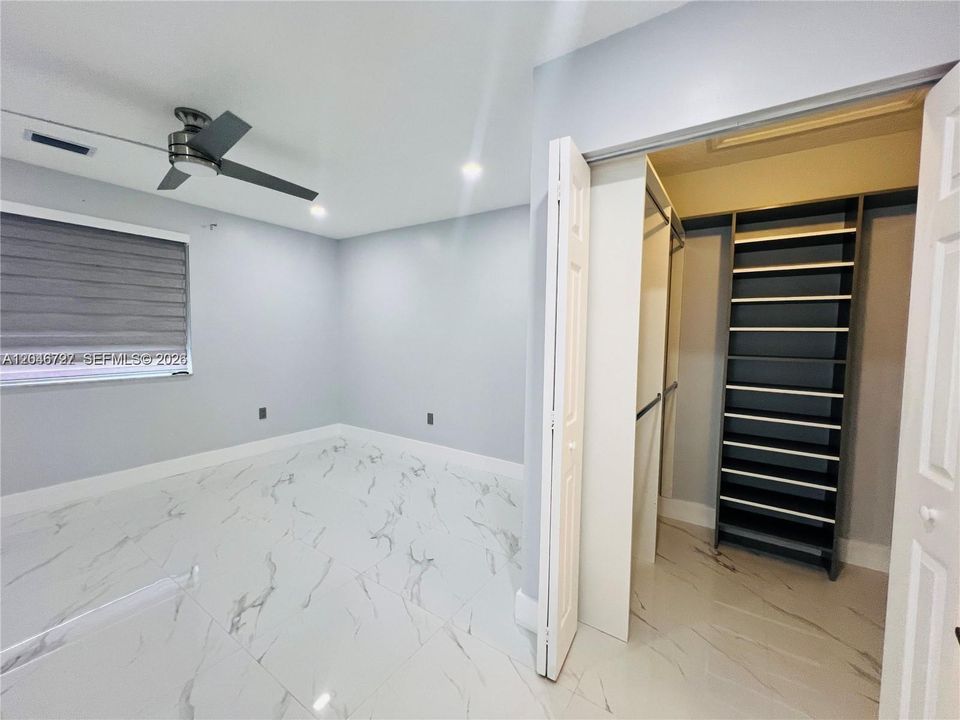 В аренду: $2,850 (3 спален, 2 ванн, 1090 Квадратных фут)