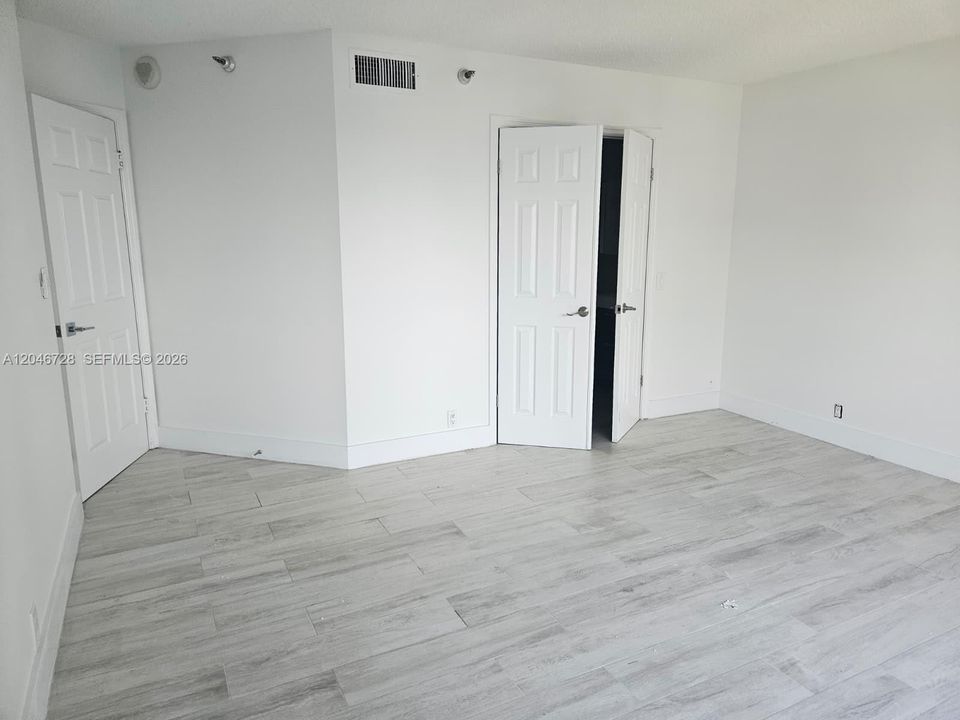 В аренду: $3,800 (2 спален, 2 ванн, 1361 Квадратных фут)