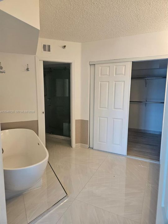 В аренду: $3,800 (2 спален, 2 ванн, 1361 Квадратных фут)