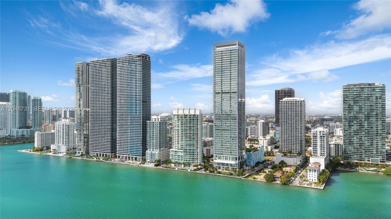 For Sale: $7,000,000 (5 beds, 7 baths, 6834 Square Feet)