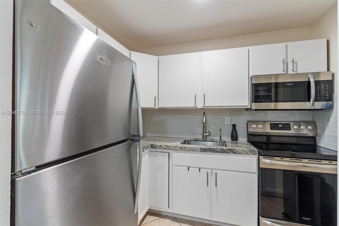 For Sale: $85,000 (1 beds, 1 baths, 590 Square Feet)