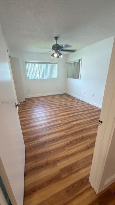 For Rent: $2,400 (2 beds, 2 baths, 917 Square Feet)