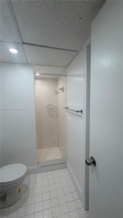 For Rent: $2,400 (2 beds, 2 baths, 917 Square Feet)