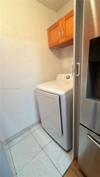 For Rent: $2,400 (2 beds, 2 baths, 917 Square Feet)