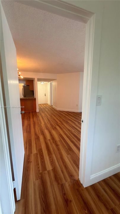 For Rent: $2,400 (2 beds, 2 baths, 917 Square Feet)