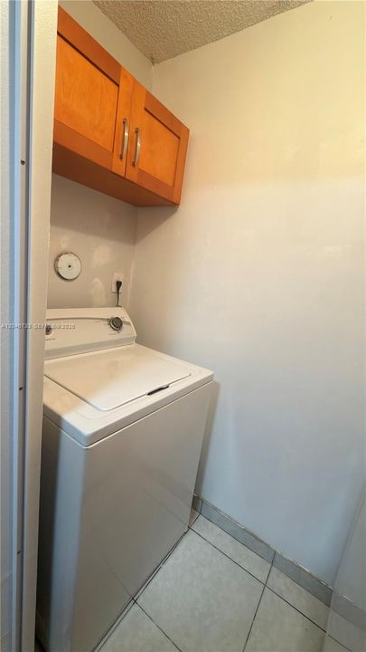 For Rent: $2,400 (2 beds, 2 baths, 917 Square Feet)