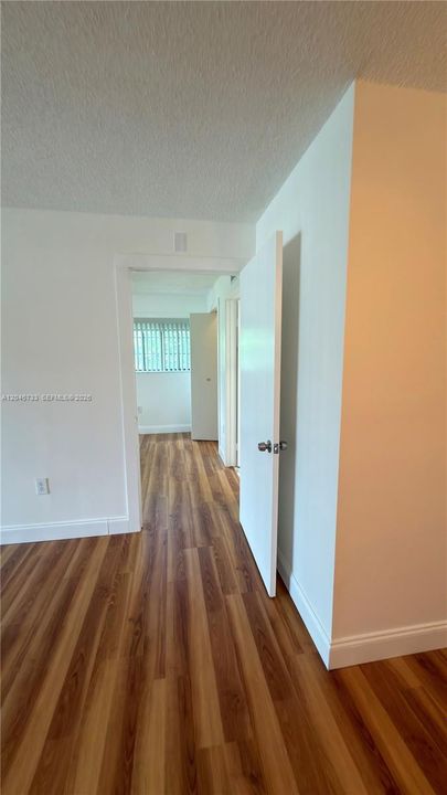 For Rent: $2,400 (2 beds, 2 baths, 917 Square Feet)