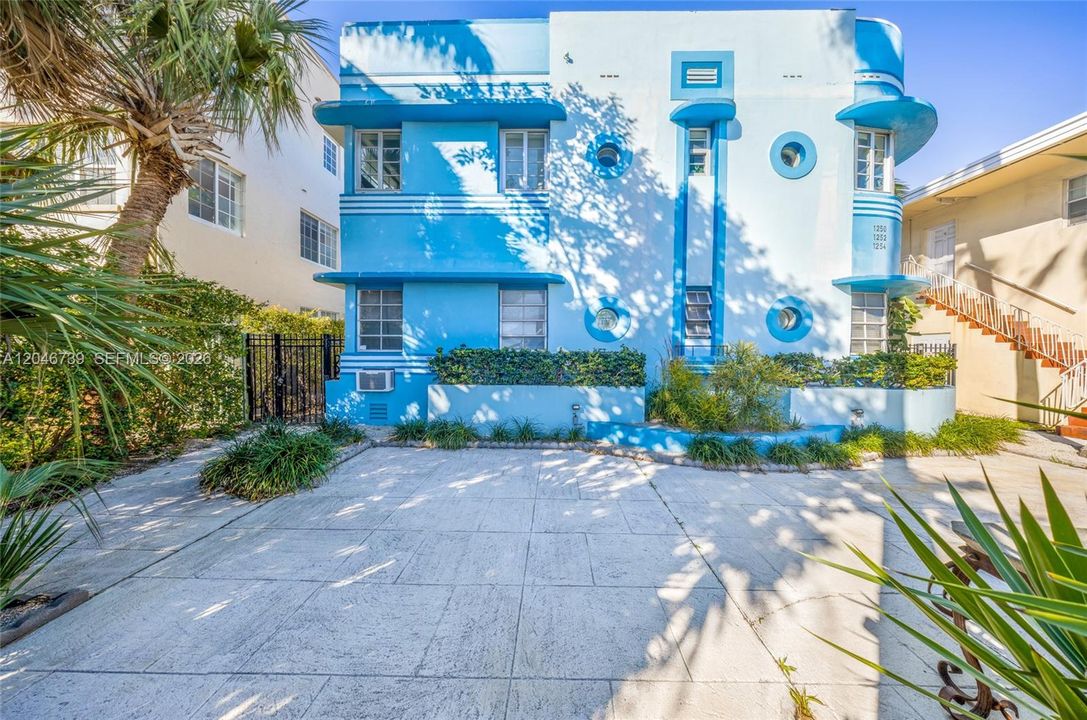 For Sale: $189,000 (0 beds, 1 baths, 490 Square Feet)