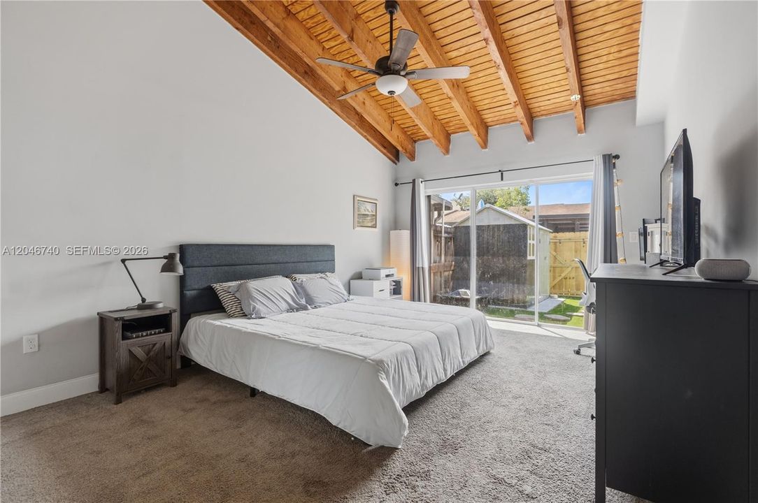 На продажу: $459,000 (2 спален, 2 ванн, 1196 Квадратных фут)