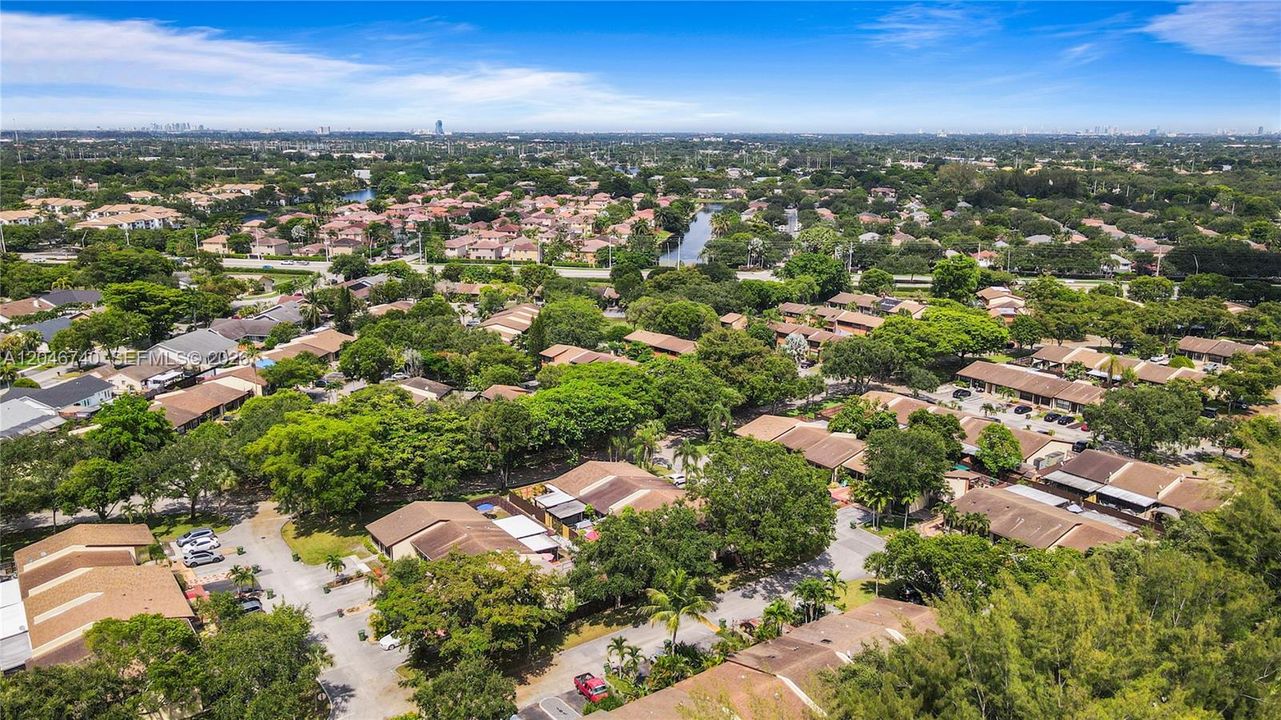 На продажу: $459,000 (2 спален, 2 ванн, 1196 Квадратных фут)