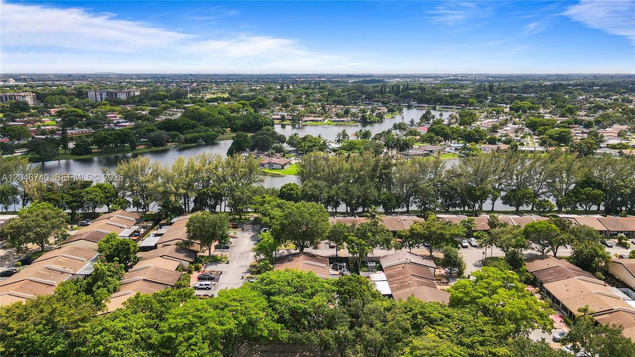 На продажу: $459,000 (2 спален, 2 ванн, 1196 Квадратных фут)