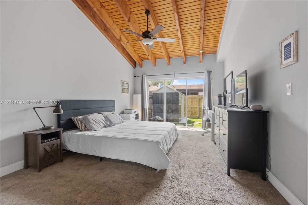На продажу: $459,000 (2 спален, 2 ванн, 1196 Квадратных фут)