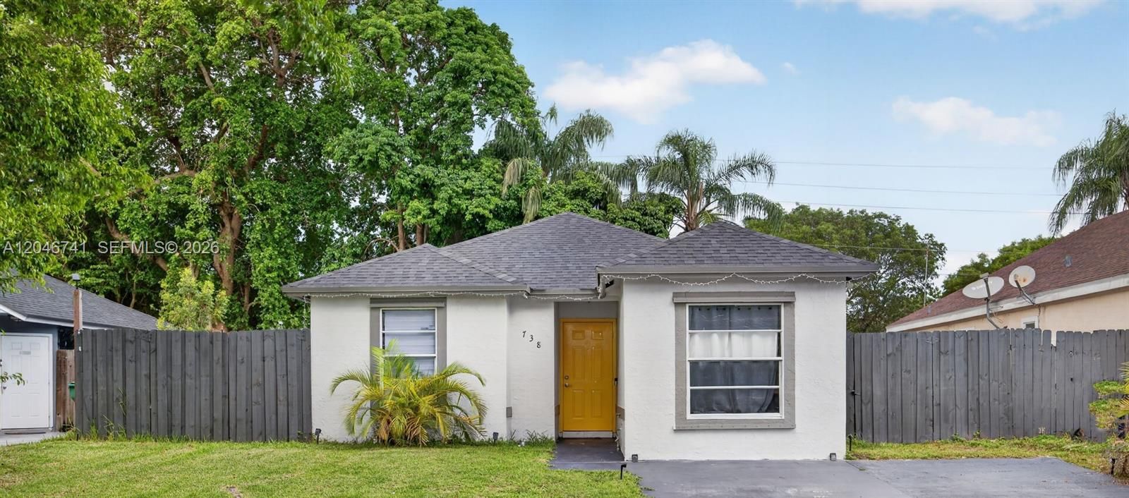 En Venta: $360,000 (4 camas, 2 baños, 1116 Pies cuadrados)