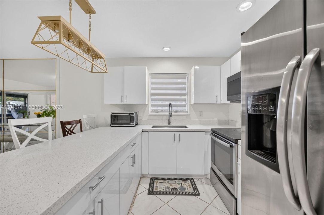 En Venta: $360,000 (4 camas, 2 baños, 1116 Pies cuadrados)