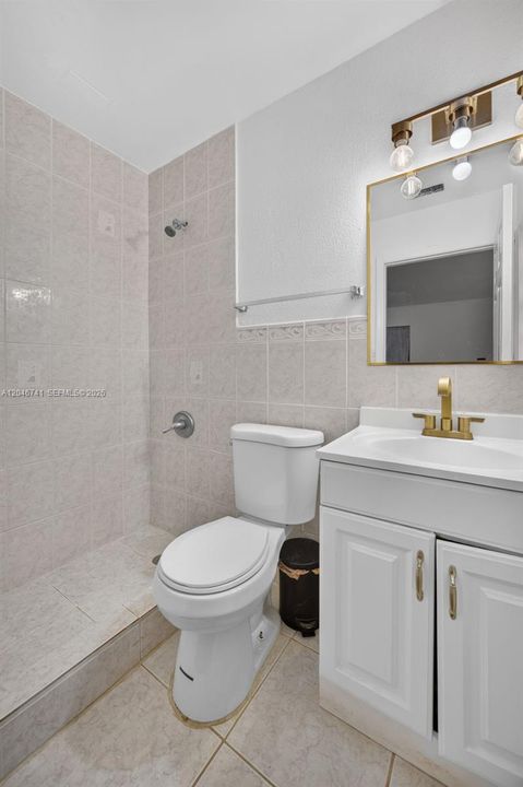 En Venta: $360,000 (4 camas, 2 baños, 1116 Pies cuadrados)