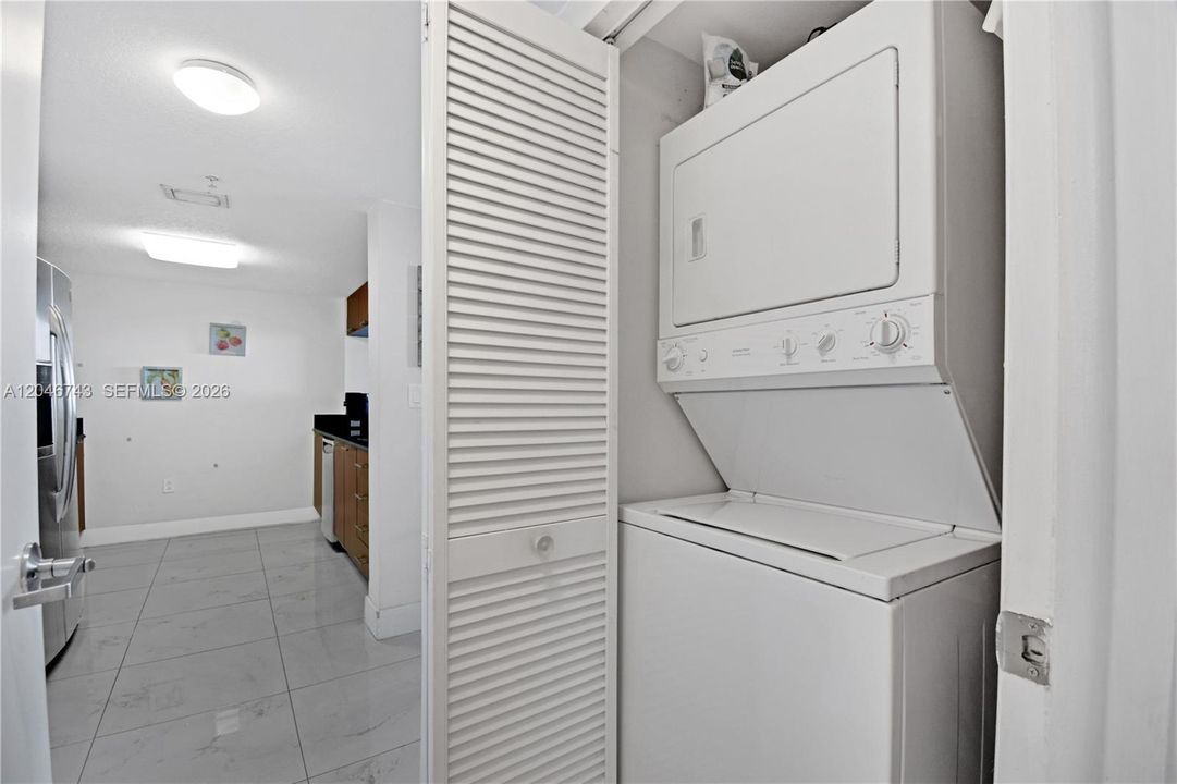 На продажу: $379,000 (1 спален, 1 ванн, 822 Квадратных фут)