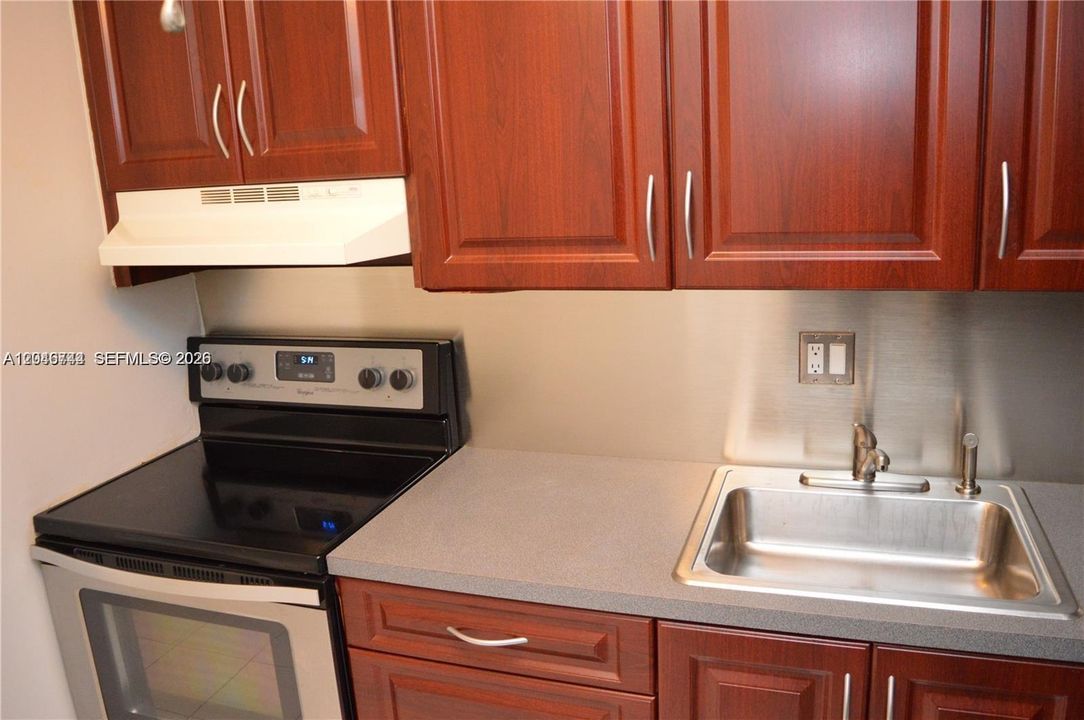 For Rent: $1,500 (1 beds, 1 baths, 750 Square Feet)