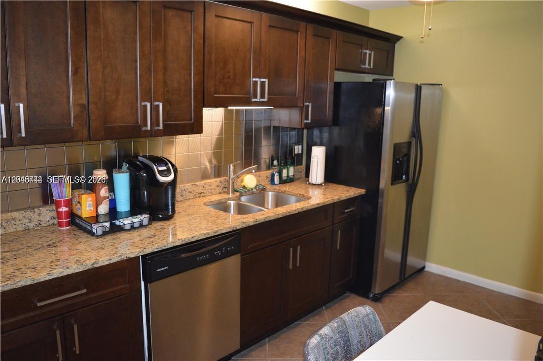 For Rent: $1,500 (1 beds, 1 baths, 750 Square Feet)