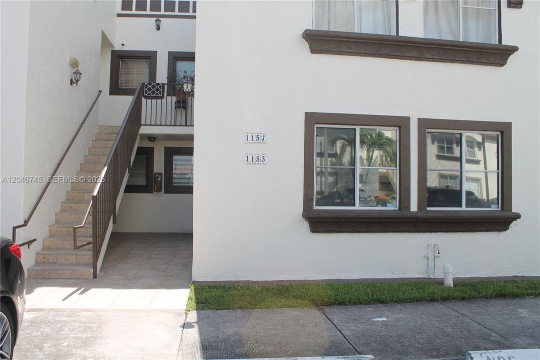 В аренду: $2,850 (3 спален, 2 ванн, 1090 Квадратных фут)