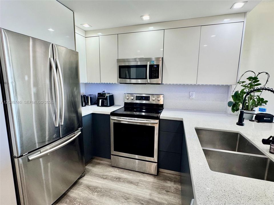 En Venta: $298,000 (1 camas, 1 baños, 913 Pies cuadrados)