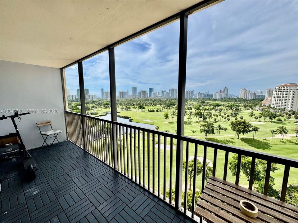 En Venta: $298,000 (1 camas, 1 baños, 913 Pies cuadrados)