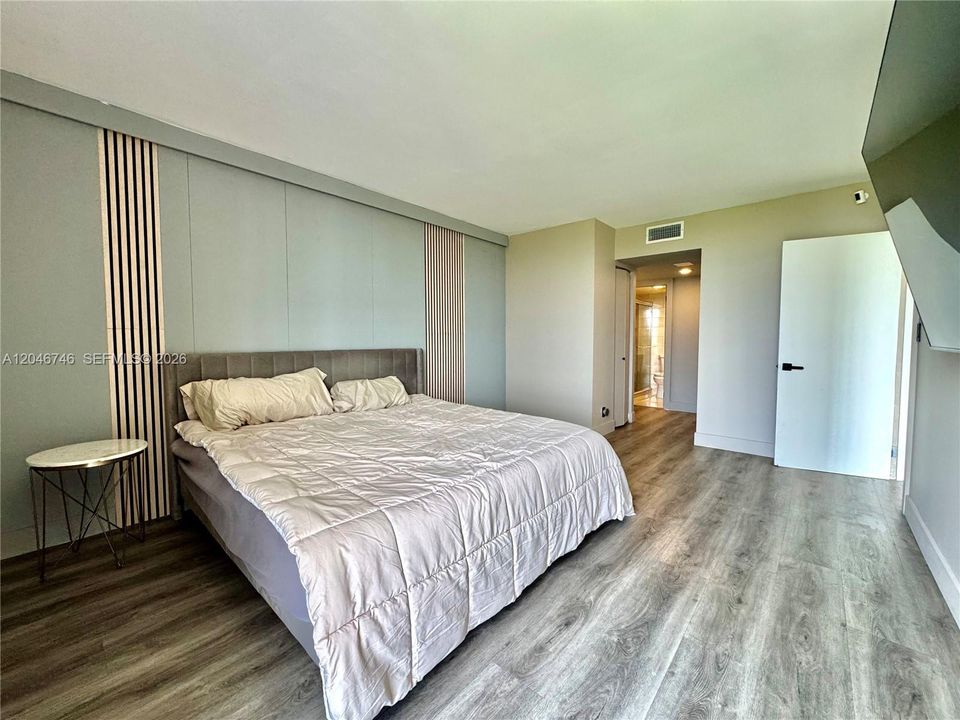 En Venta: $298,000 (1 camas, 1 baños, 913 Pies cuadrados)