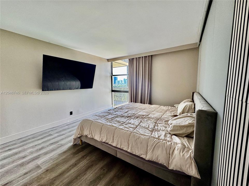 En Venta: $298,000 (1 camas, 1 baños, 913 Pies cuadrados)
