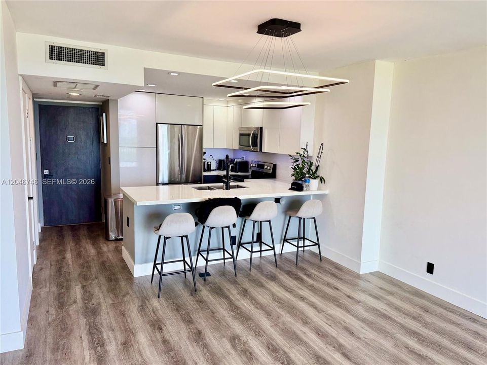 En Venta: $298,000 (1 camas, 1 baños, 913 Pies cuadrados)