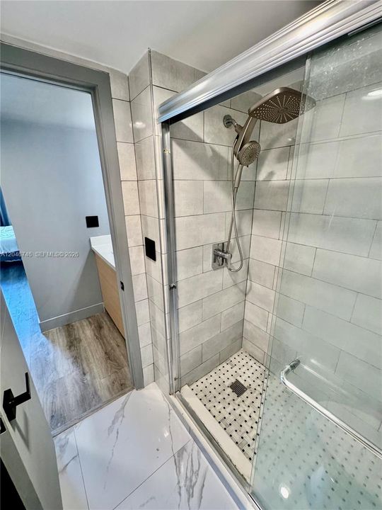 En Venta: $298,000 (1 camas, 1 baños, 913 Pies cuadrados)