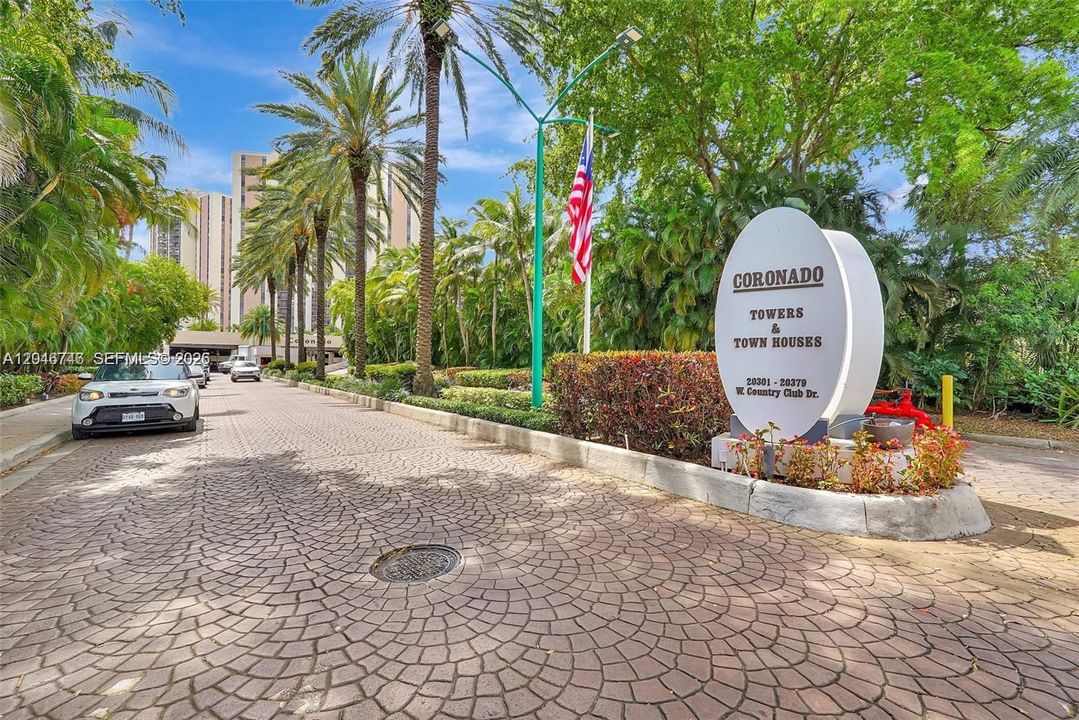 En Venta: $298,000 (1 camas, 1 baños, 913 Pies cuadrados)