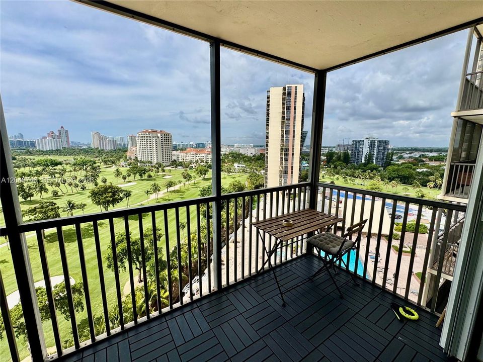 En Venta: $298,000 (1 camas, 1 baños, 913 Pies cuadrados)