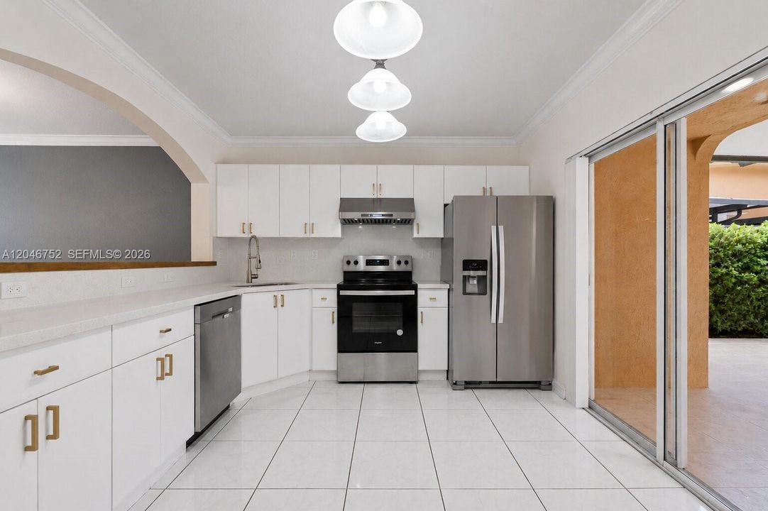 На продажу: $415,000 (3 спален, 2 ванн, 1230 Квадратных фут)
