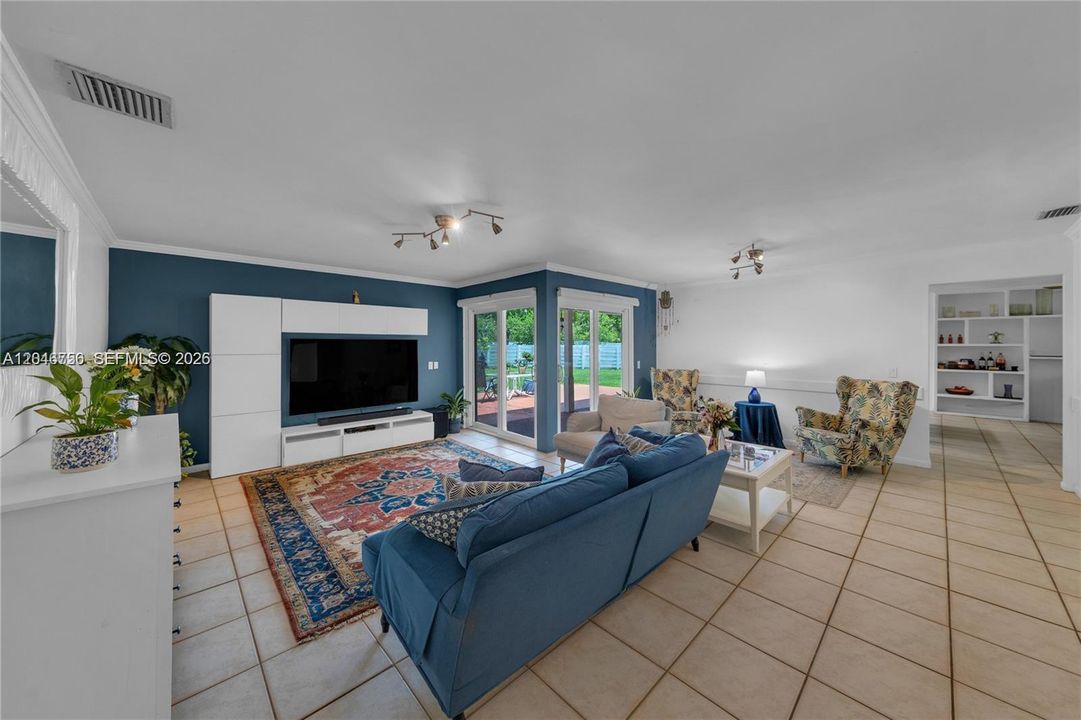 For Sale: $750,000 (4 beds, 2 baths, 2153 Square Feet)