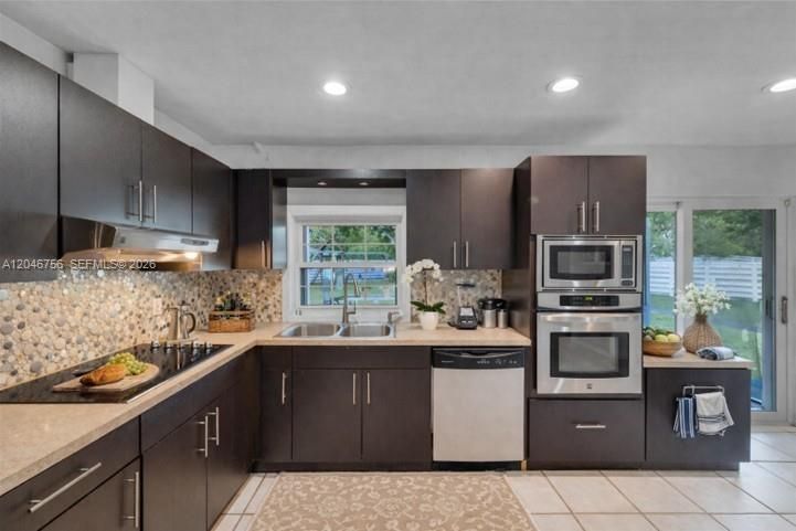 For Sale: $750,000 (4 beds, 2 baths, 2153 Square Feet)