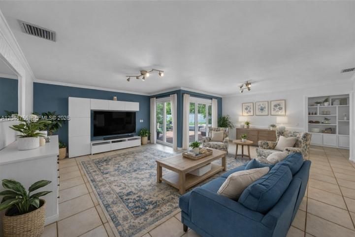 For Sale: $750,000 (4 beds, 2 baths, 2153 Square Feet)