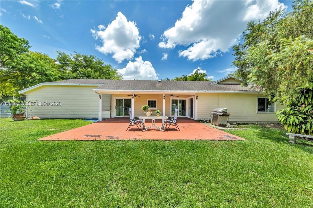 For Sale: $750,000 (4 beds, 2 baths, 2153 Square Feet)