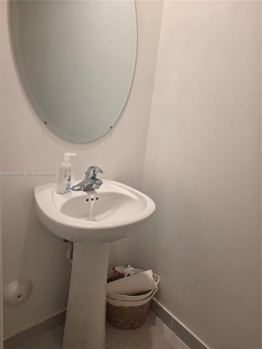 В аренду: $3,200 (3 спален, 3 ванн, 1662 Квадратных фут)