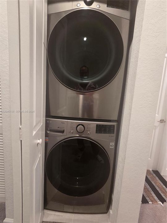В аренду: $3,200 (3 спален, 3 ванн, 1662 Квадратных фут)