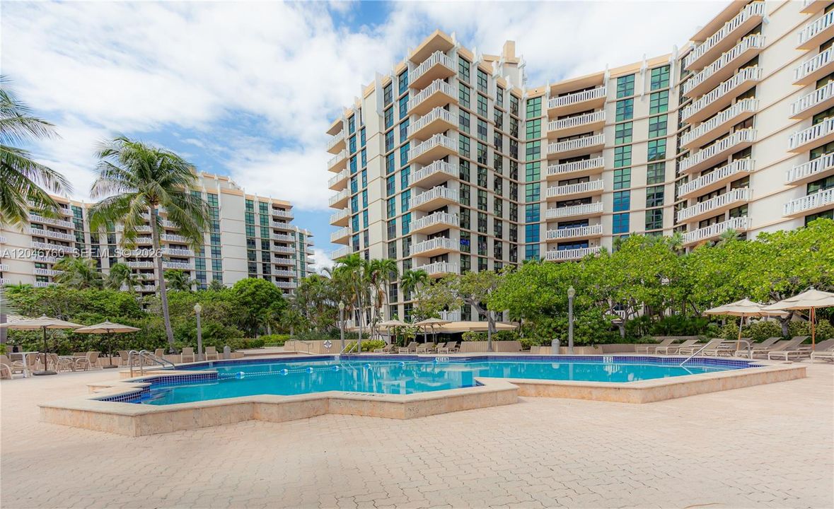 For Rent: $14,000 (3 beds, 3 baths, 2228 Square Feet)