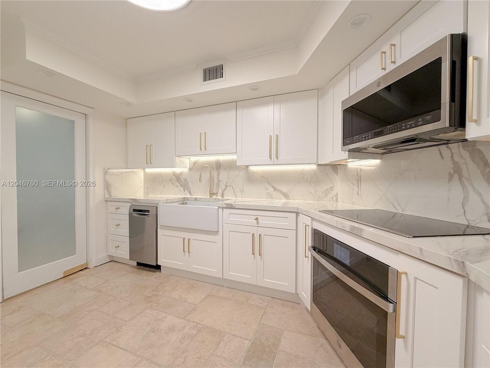 For Rent: $14,000 (3 beds, 3 baths, 2228 Square Feet)