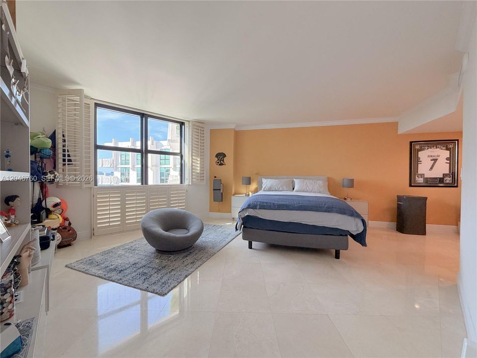 For Rent: $14,000 (3 beds, 3 baths, 2228 Square Feet)