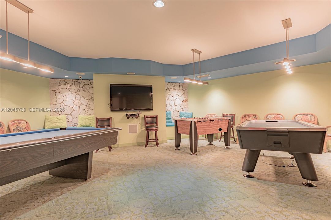 For Rent: $14,000 (3 beds, 3 baths, 2228 Square Feet)