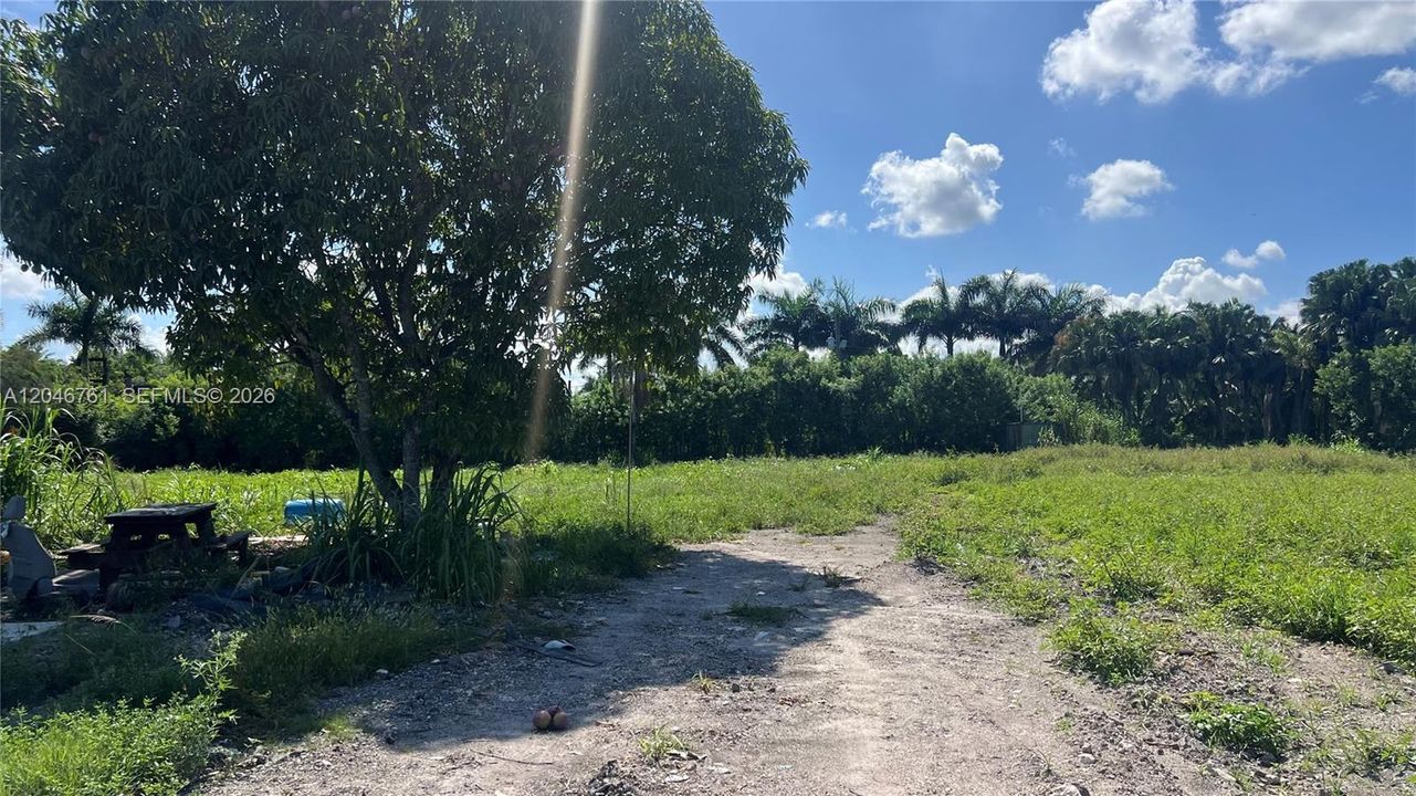 На продажу: $749,900 (5.00 acres)