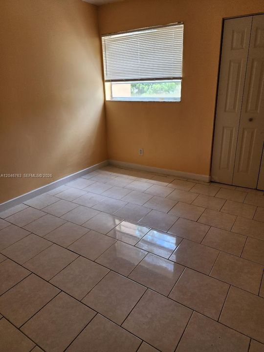 For Rent: $2,000 (3 beds, 2 baths, 1237 Square Feet)
