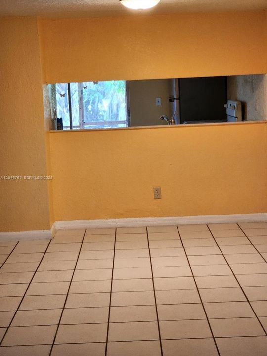 For Rent: $2,000 (3 beds, 2 baths, 1237 Square Feet)
