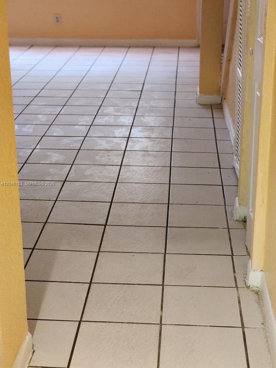 For Rent: $2,000 (3 beds, 2 baths, 1237 Square Feet)