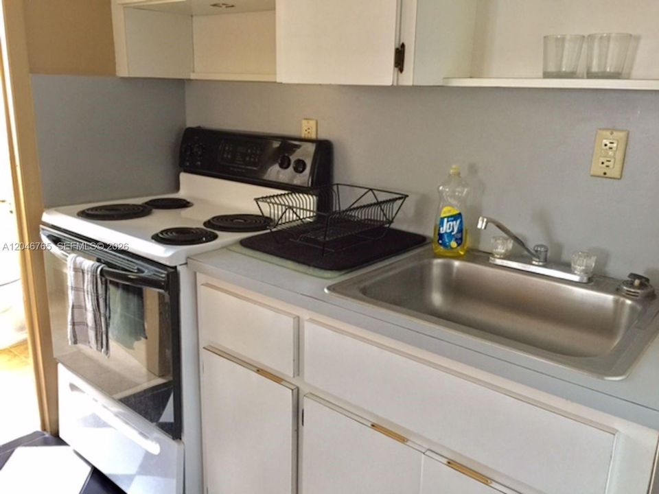 For Sale: $235,000 (0 beds, 1 baths, 470 Square Feet)