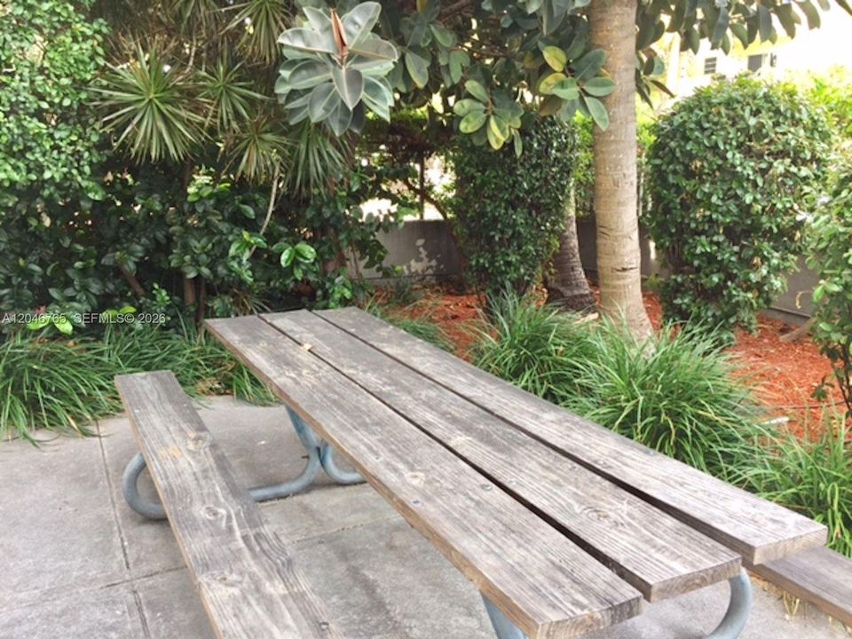For Sale: $235,000 (0 beds, 1 baths, 470 Square Feet)