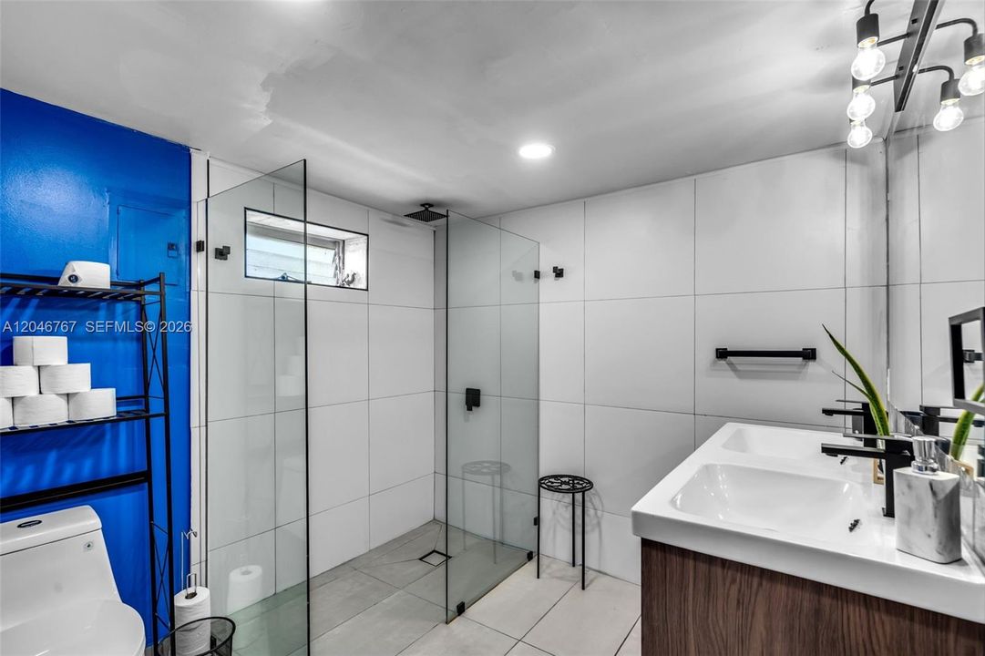 На продажу: $390,500 (2 спален, 1 ванн, 780 Квадратных фут)