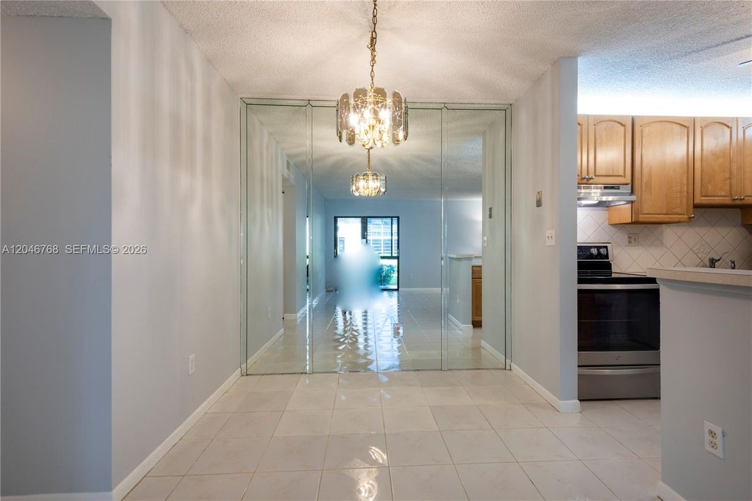 For Sale: $130,000 (2 beds, 2 baths, 827 Square Feet)